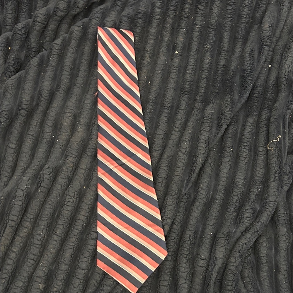 Stafford Diagonal Striped Tie in Red and Navy